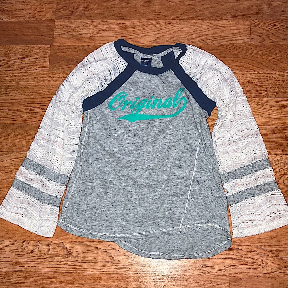 Arizona company. Long sheer sleeves. Grey, teal, navy blue.